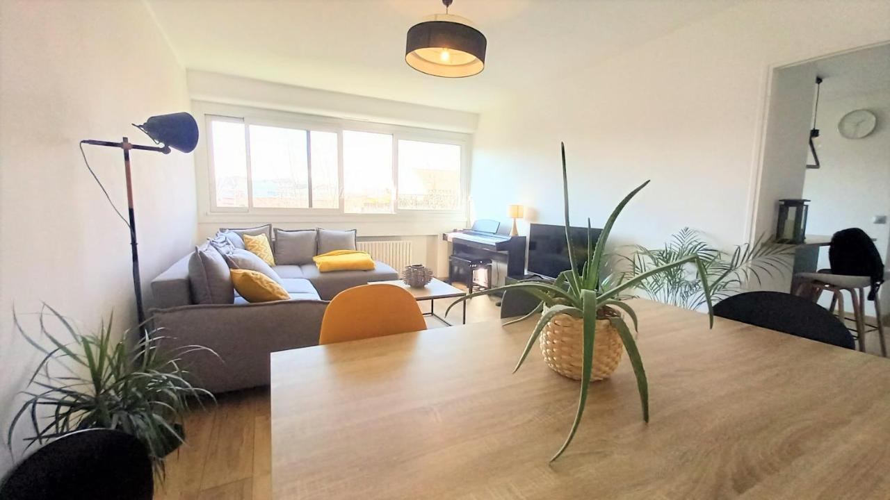 Magnifique Cocon - Metro A Republique - 2 Belles Chambres Avec Dressings - Wifi Gratuit - Netflix - Au Calme Absolu - Lumineux - Jardin Arbore Partage Dans La Residence Villeurbanne Exterior photo