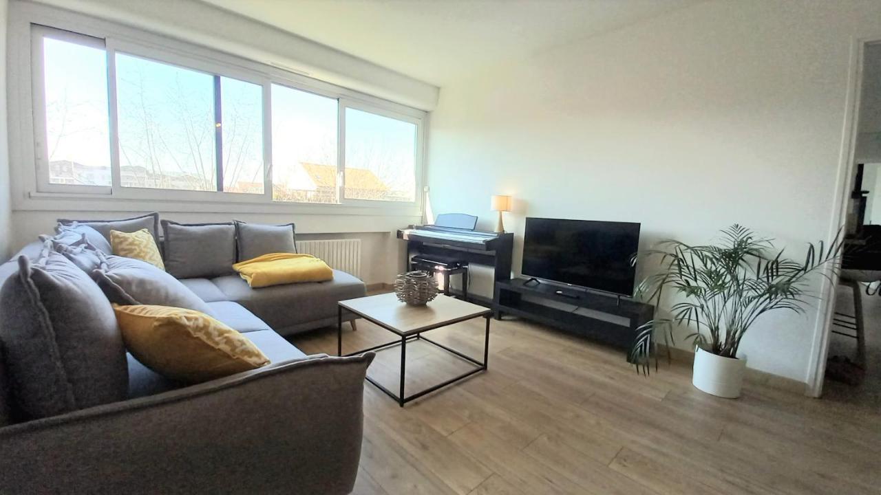 Magnifique Cocon - Metro A Republique - 2 Belles Chambres Avec Dressings - Wifi Gratuit - Netflix - Au Calme Absolu - Lumineux - Jardin Arbore Partage Dans La Residence Villeurbanne Exterior photo